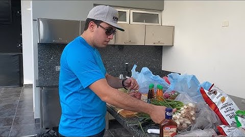 UNA CARNE ASADA CON LOS TOYS
