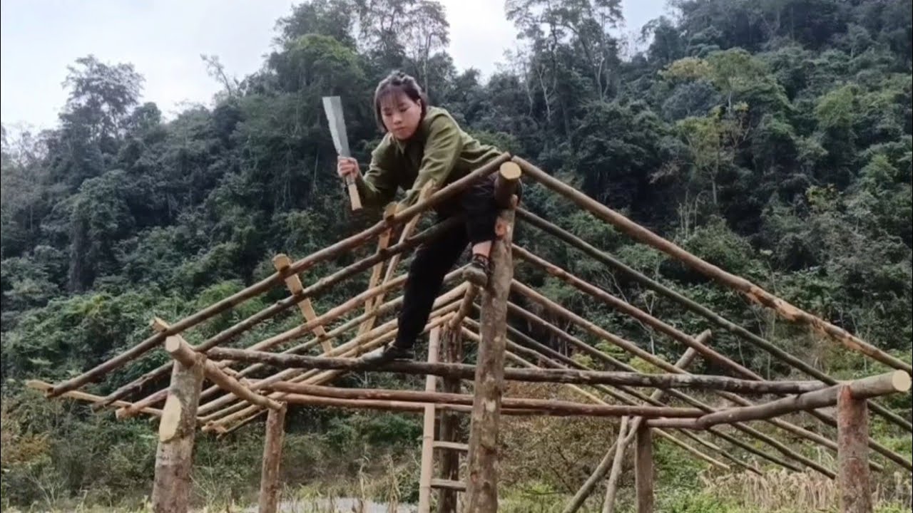 Poor single mother built her own bamboo house in the forest - homeless ...