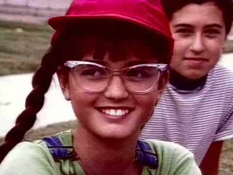 The Wonder Years 1988 - 1993 Opening and Closing Theme  (With Snippets)