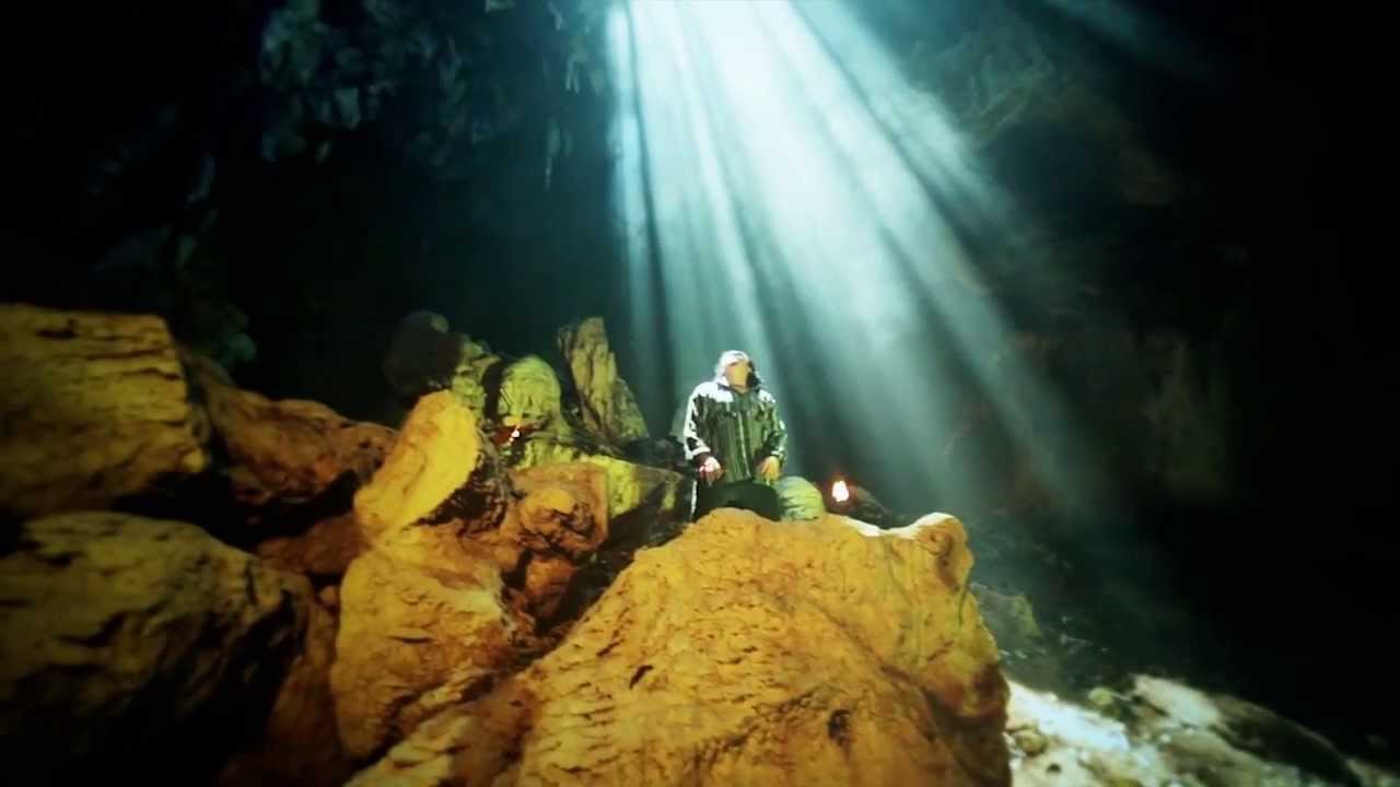 Murcielago Danzante Alux Nahual Videoclip