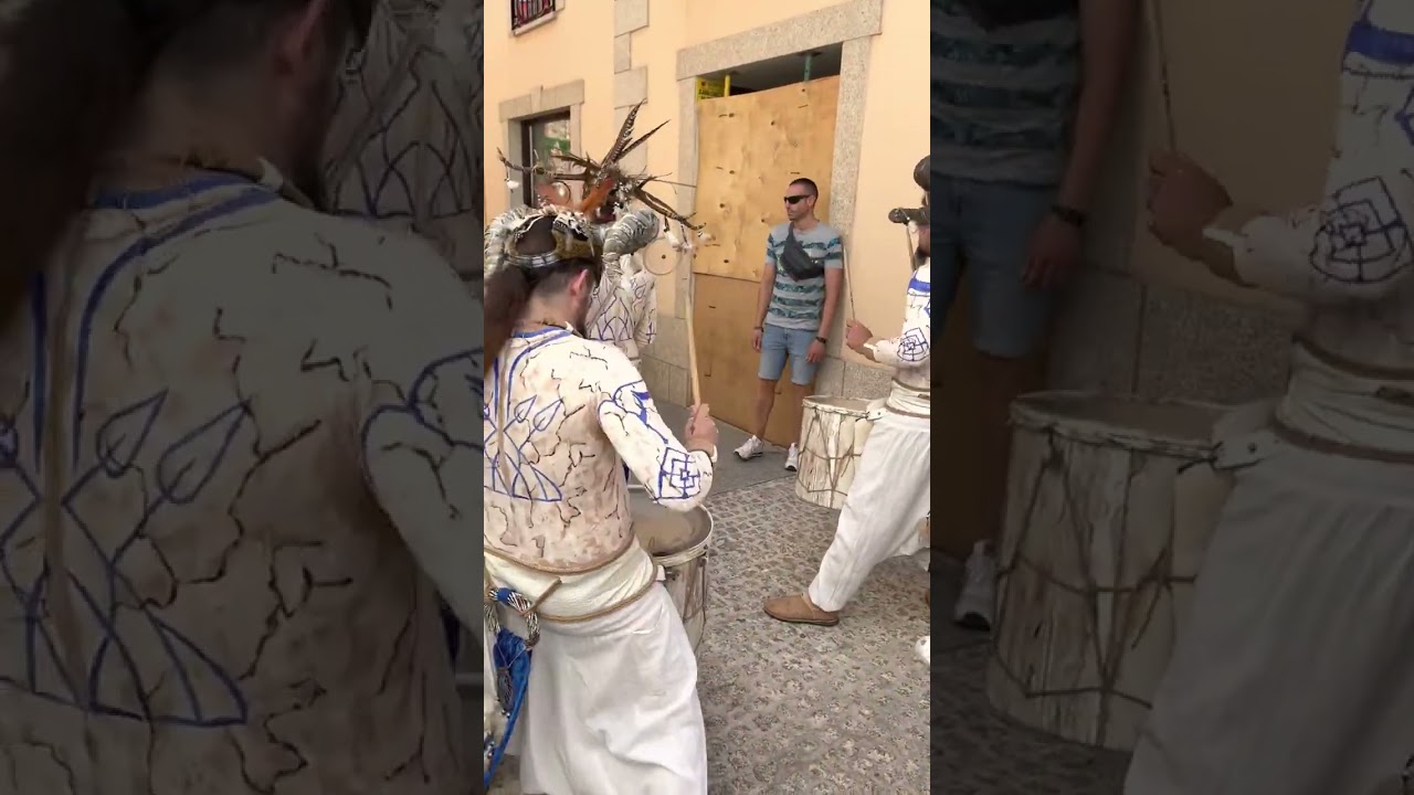 Pasacalles de la Feria medieval en Buitrago del Lozoya 2022