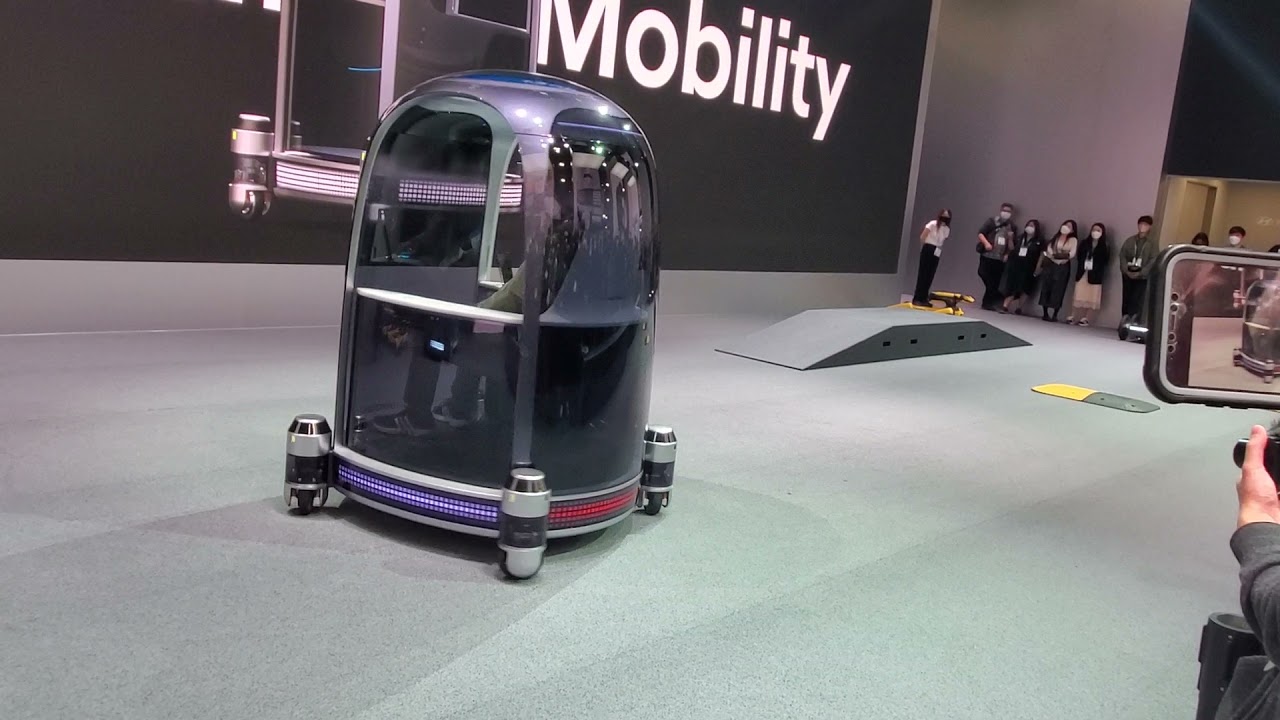 Hyundai (Boston Dynamics) @ CES 2022- L7 transport vehicle