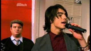 Jonas Brothers BBC Sound Performing Burnin' Up ft. Big Rob (11/10/08) HQ