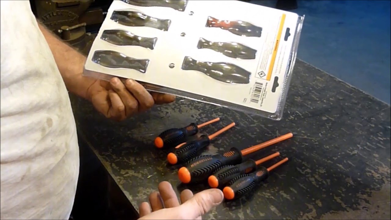 LOOKING AT HARBOR FREIGHT INSULATED SCREWDRIVER YouTube