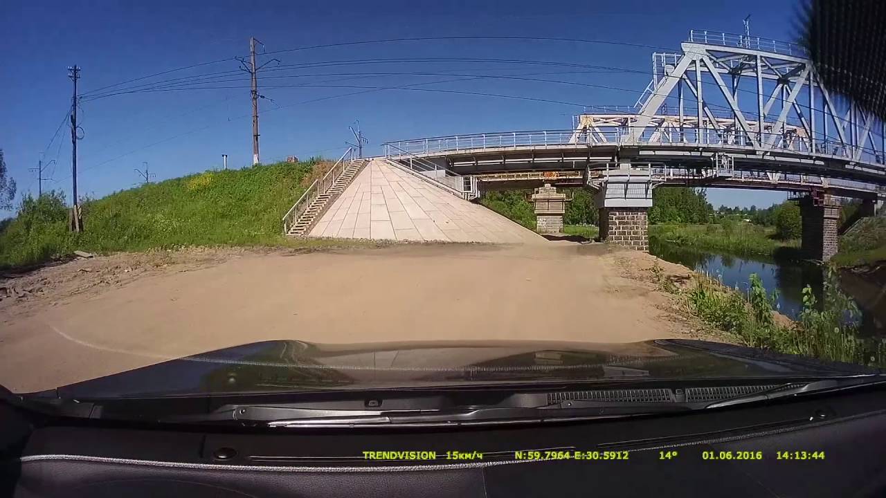Объезд автомобиля справа