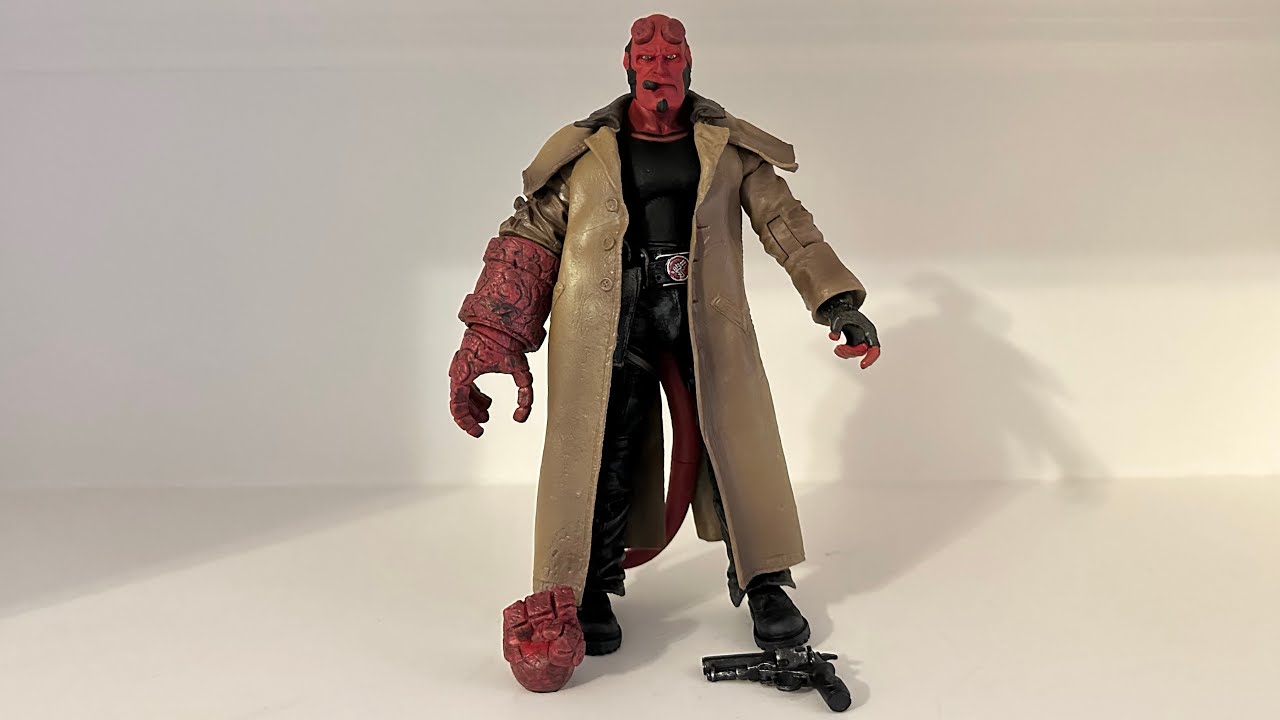 Unboxing Video: Mezco Hellboy Figure (Hellboy II) - YouTube