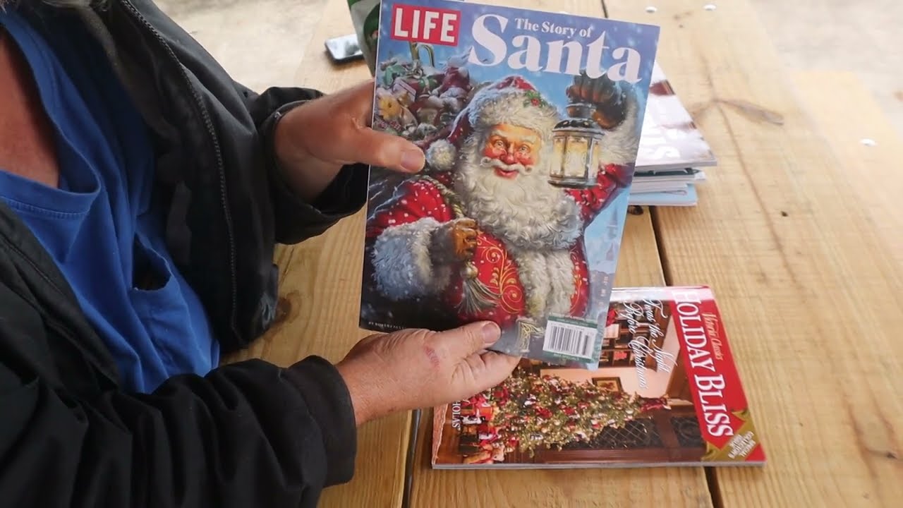 Page Turning Christmas Magazine's Pt 1 ASMR