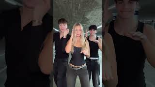 Download Lagu Quién bailó mejor?🤭 #tatianakaer #shorts MP3