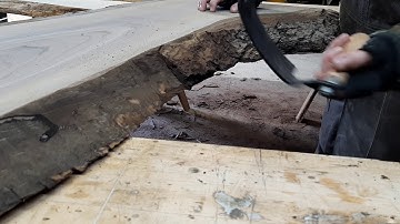 How to Remove Bark on Live Edge Slabwood - Traditional Wood Work Techniques