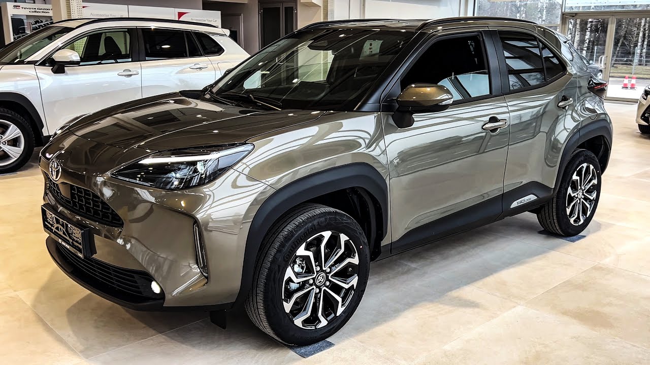 Toyota Yaris Cross 2025 - Interior and Exterior Walkaround 4K