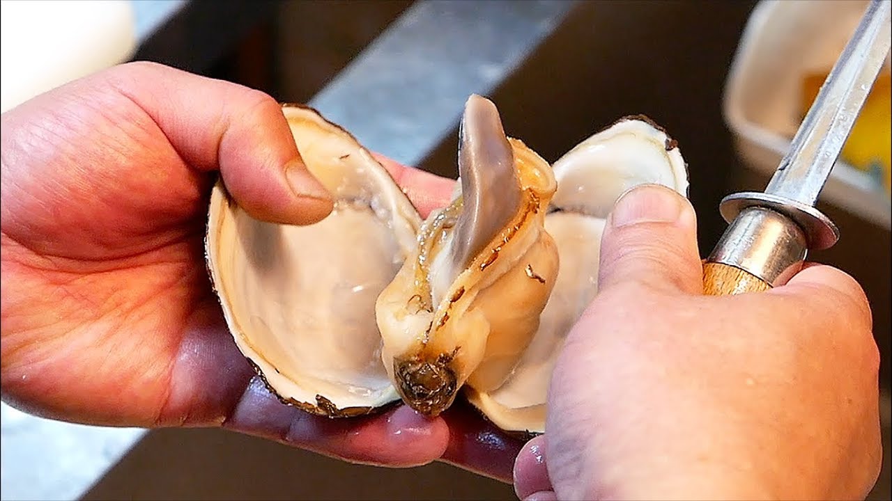 Japanese Street Food - SURF CLAM Sashimi Seafood Soup Okinawa Japan | Travel Thirsty