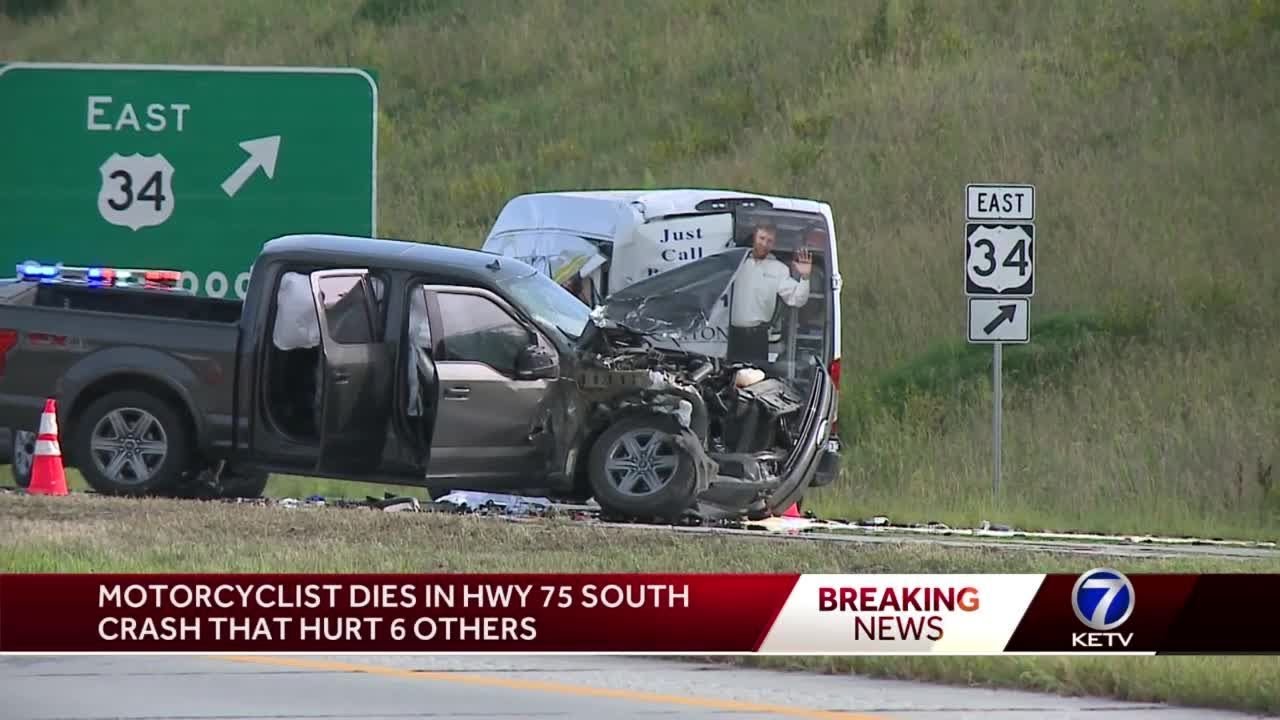 Motorcyclist dies in Highway 75 crash - YouTube