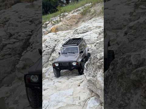 Getting to know the #Yikong 4107, testing the tank turn feature.