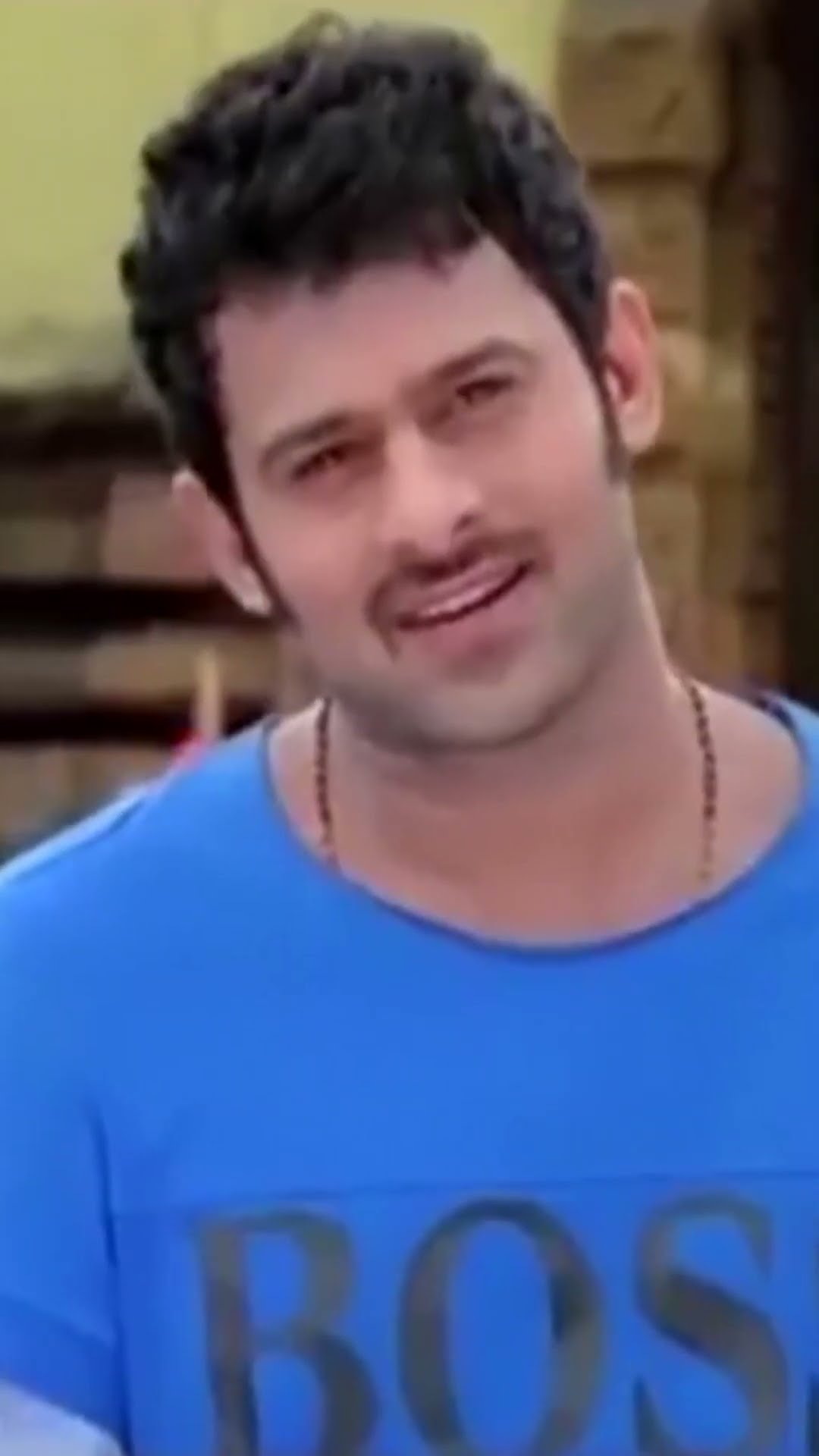 Prabhas Pehelwano Ko Dhamki De Raha Hai