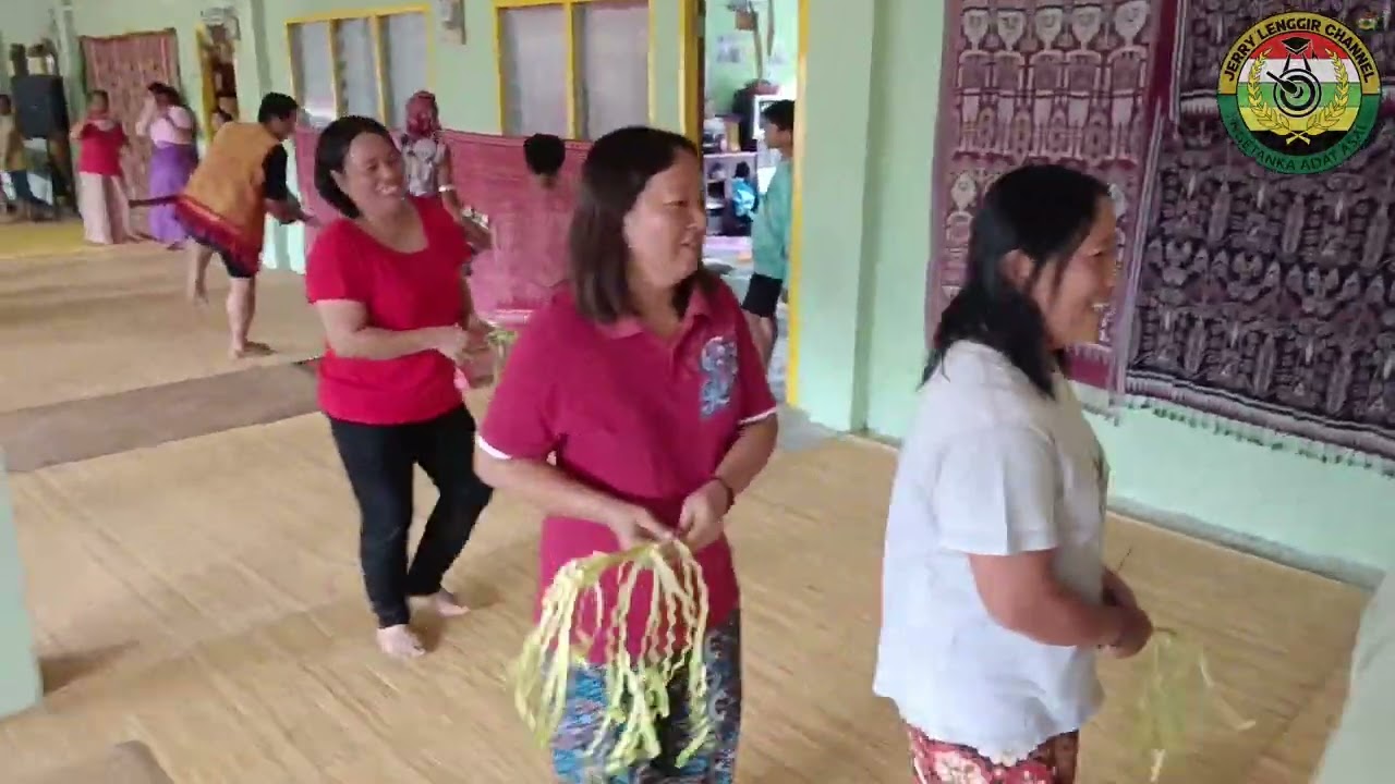 Raban ke begawai Naku Kenyalang. Indu belatih Naku Igi  Mudan ngena  daun isang.