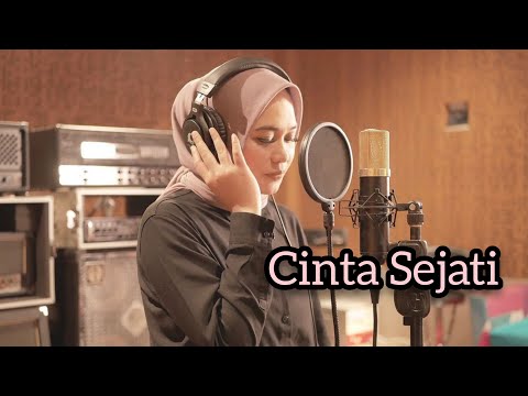 CINTA SEJATI itu datangnya dari hati cover by Anisa Rahman || Live Bigo