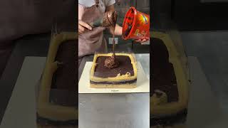 MONTANDO E DECORANDO NAKED CAKE QUADRADO PARA 40 PESSOAS #confeitaria #doces #bolo #cake #brigadeiro