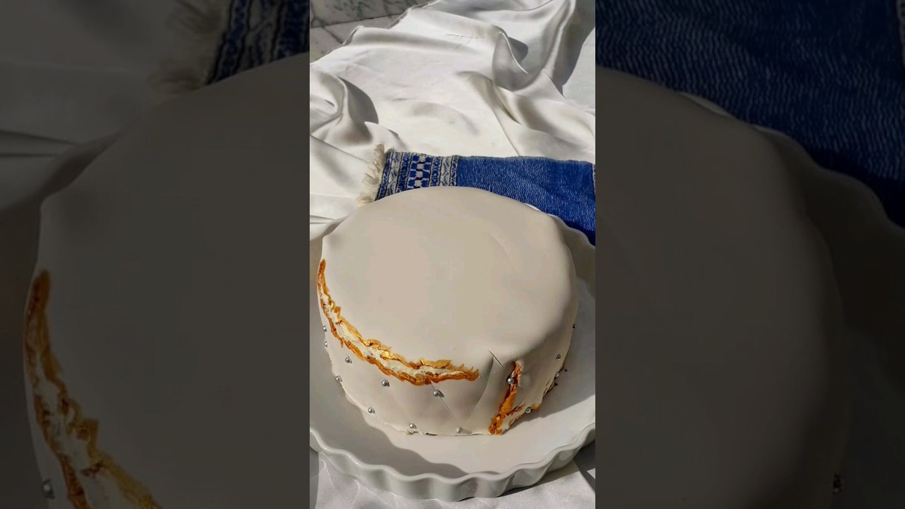 Fondant Cake ~ Clever Cooks ~ 