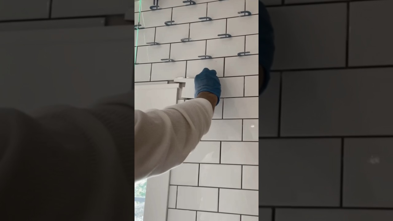 Without teamwork, would the backsplash dream even work? We’d hate to find out! 