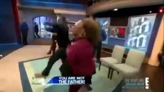 Twitter Stan : The girl run off and screaming with embarrassment