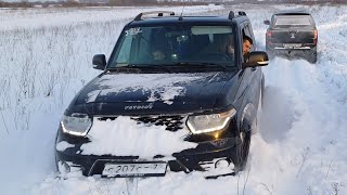 Как едут УАЗы Патриоты по снегу