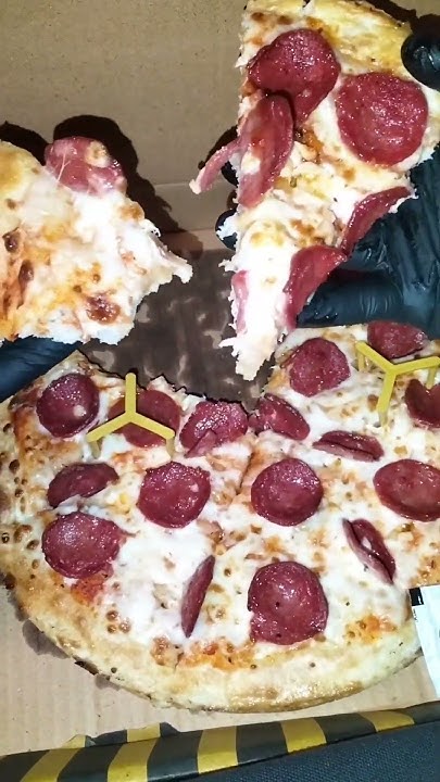 yellow-taxi-pizza-pepperoni-pizza-my-love-viral-viralvideo-food