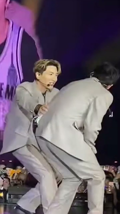 LEETEUK X KYUHYUN clash during Don't Wait in KAMP LA and stay pro😎 #superjunior #kampla #suju #sj