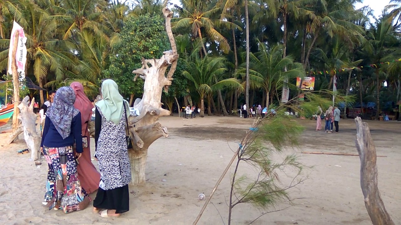 Wisata Pantai Kelapa Tuban Jawa Timur tukangpantai
