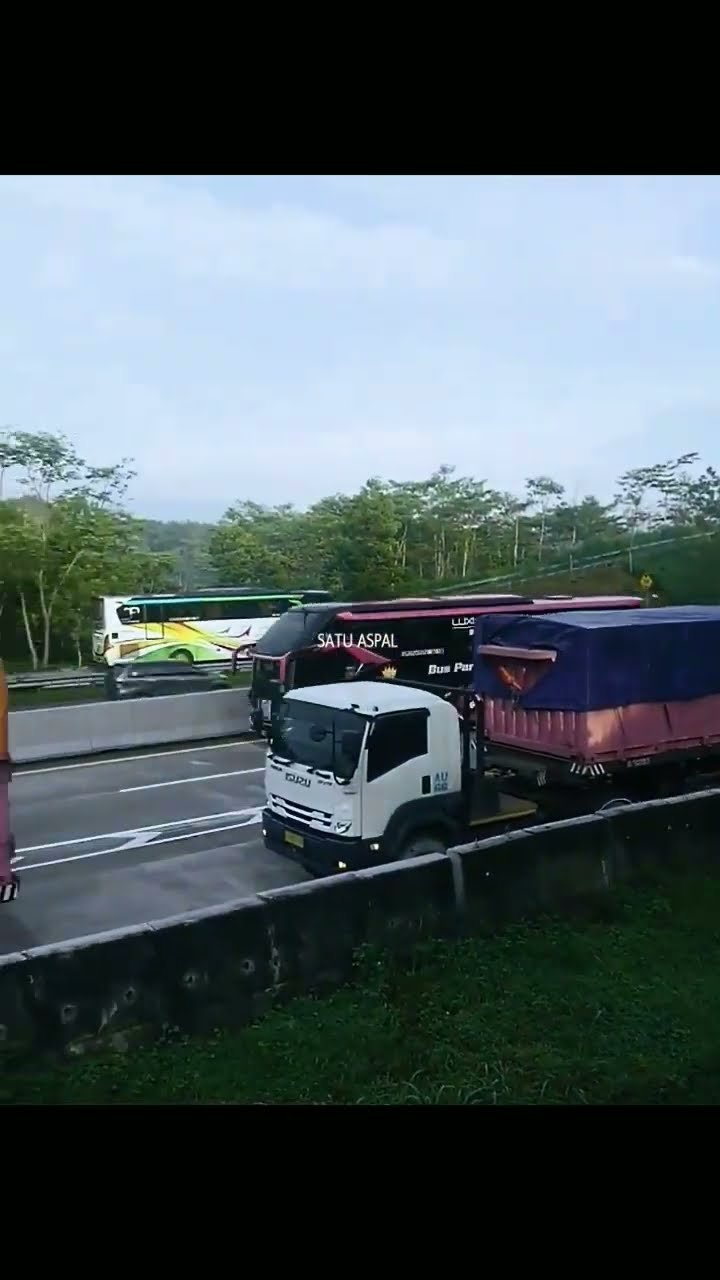 Mewah dan Nyaman: Menjelajahi Interior Bus Pariwisata Citra Dewi