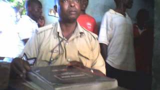 ASKARI MPOKEA RUSHWA AKAMATWA.wmv
