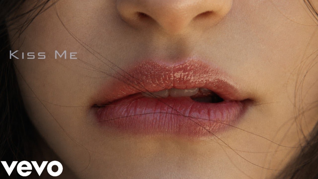 YouTubeでAion - Kiss Me (Official Song)を視聴 YouTubeでAion - Kiss Me (Official Song)を視聴