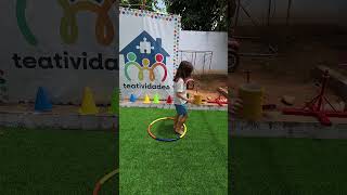 Faça essa brincadeira com seu filho autista e veja como ele responde