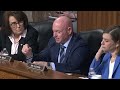 Kelly criticizes Hegseth, says Iran war "is stuck, the Strait of Hormuz is closed"