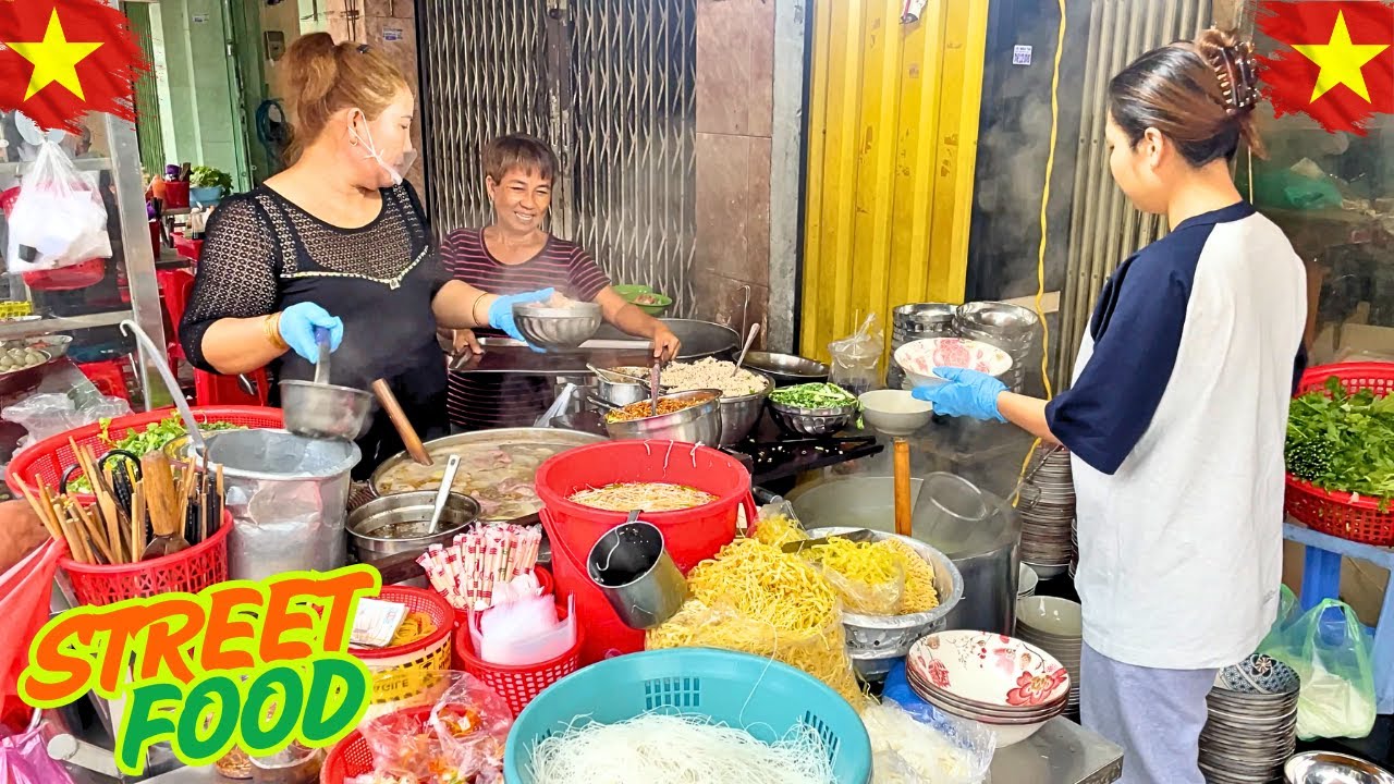 A must try! Delicious and affordable breakfast food stalls on the street || Vietnamese street food
