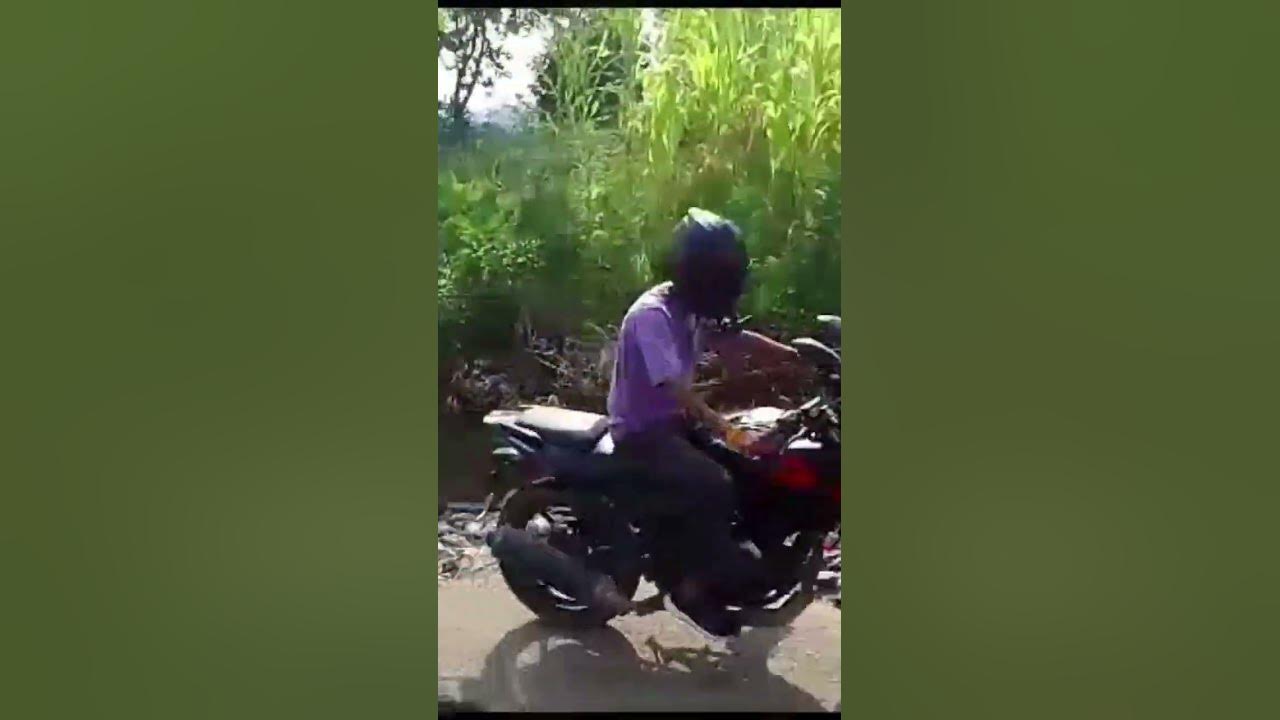 barsat-na-to-pura-ka-pura-rod-hi-ktm-kr-diya-220f-offroad