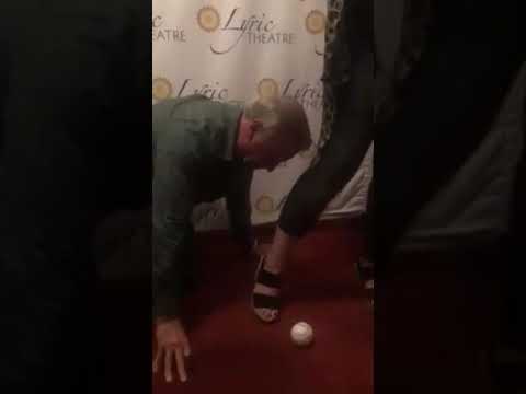 Meet Alyssa, she wanted me to sign her leg | VicDiBitetto.net
