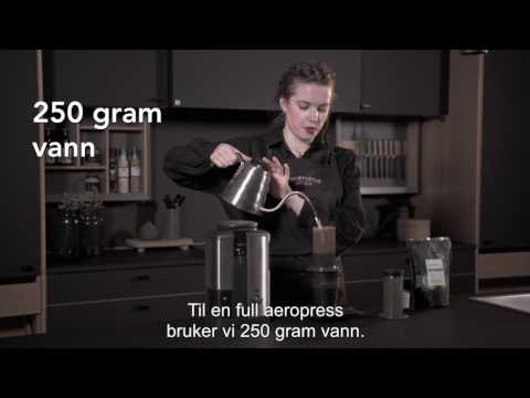 Video: Hvordan Brygge Kaffe Fra Kapsler Uten Kaffemaskin