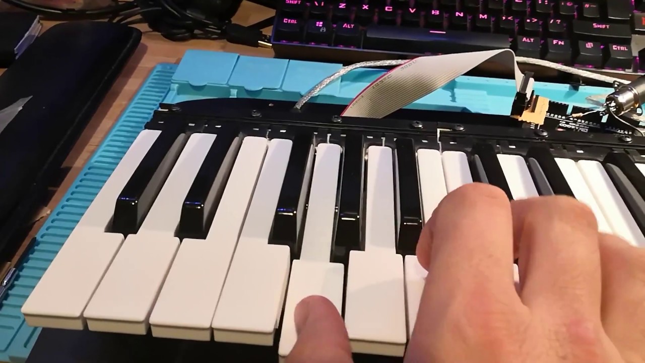 Arduino Midi Keyboard, first playing 