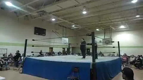 Louie Perez vs Daniel Winchester at N.O.W