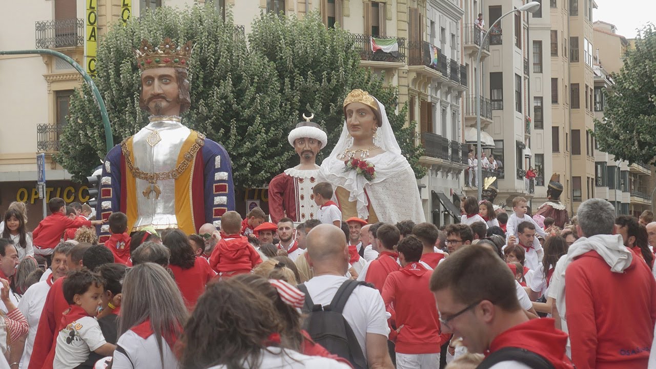 Comparsa de Gigantes y Cabezudos de PAMPLONA. San Fermín. 6 de julio de 2024