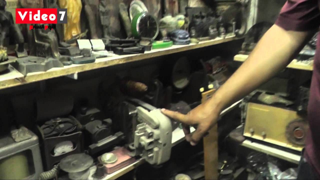 «أقنعة اليهود».. أبرز أنتيكات شارع المعز لإبعاد الشياطين