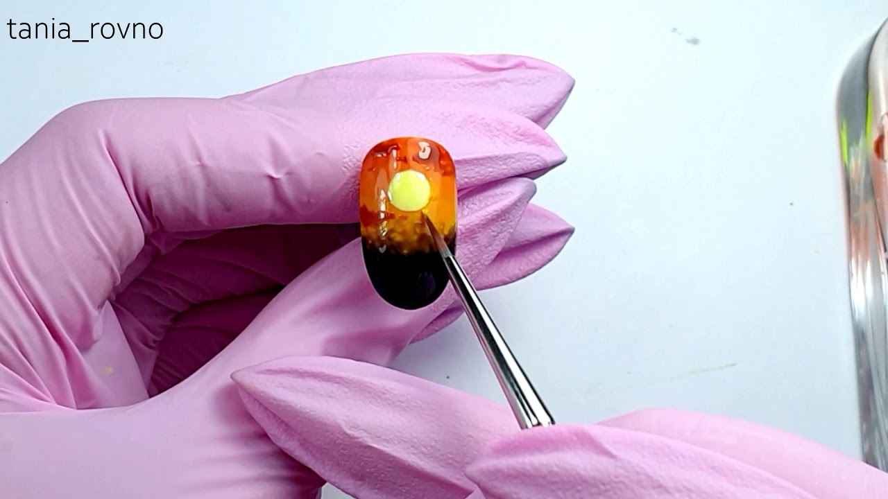 Пейзаж на ногтях, градиент закат