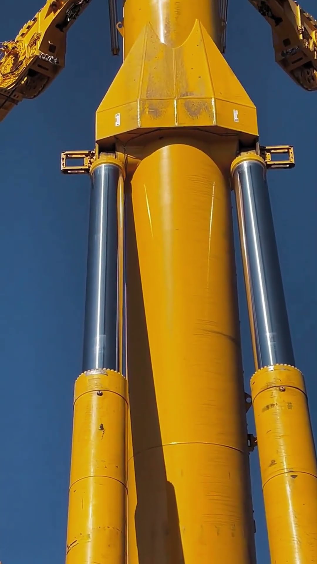 Crane bearing variable amplitude cylinder- Good tools and machinery make work easy