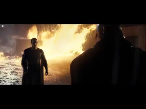 Batman v Superman: El Amanecer de la Justicia - Clip 6