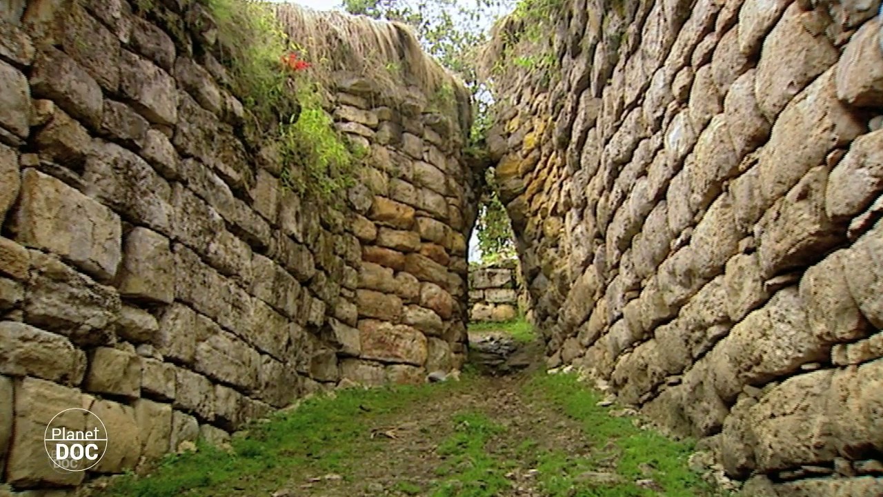 Film backdrop image for Kuelap Ancient City of Peru (2017)