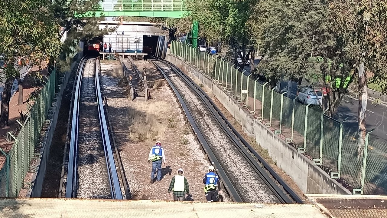 HAY ATRAPADOS EN CHOQUE DE TRENES EN METRO POTRERO Y LA RAZA YouTube