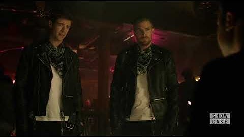 ELSEWORLDS. Supergirl 4x09. Barry and Oliver meet Cisko the boss.