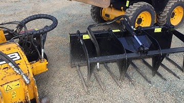 JCB 135 Skidsteer bobcat with attachments for sale