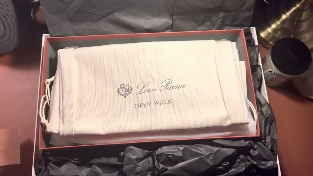 Should we do an unboxing for the L19 pouch i got? 🥰 #loropiana