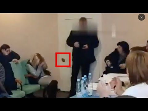 【突發視頻】一名烏克蘭議員在會議上突然引爆3枚手榴彈A Ukrainian councillor set off hand grenades at a meeting